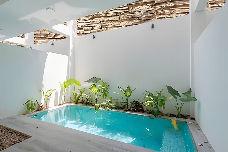 Caribbean loft Moots 102. Jacuzzi, gym & concierge